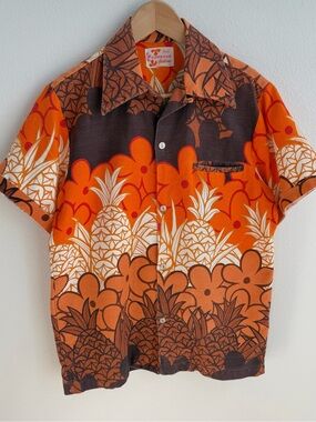 Vintage Sears Hawaiian Fashions Orange Brown Pineapple Floral Button Up Shirt